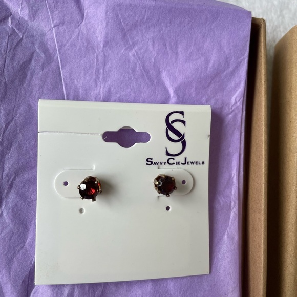 Savvy Cie Jewels NWT Garnet Stud Earrings - Picture 2 of 3